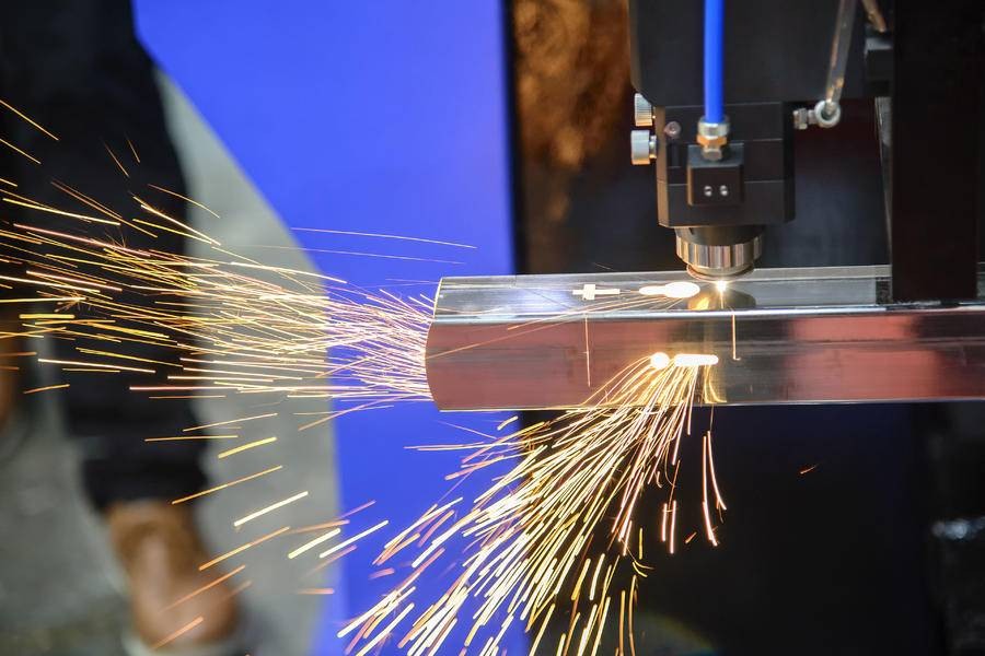 CNC Laser Cutting Machines CNC -Laserschneidmaschinen